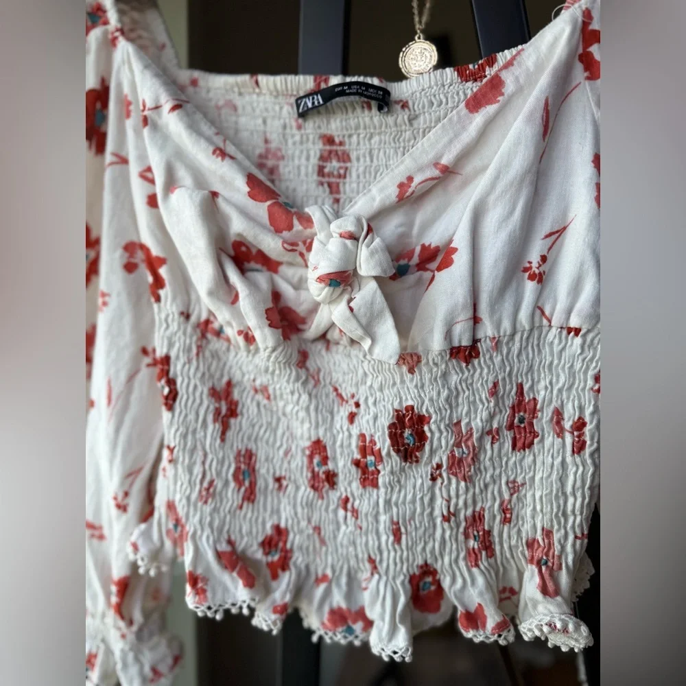 Zara Floral Blouse with Puff Sleeves Size Medium